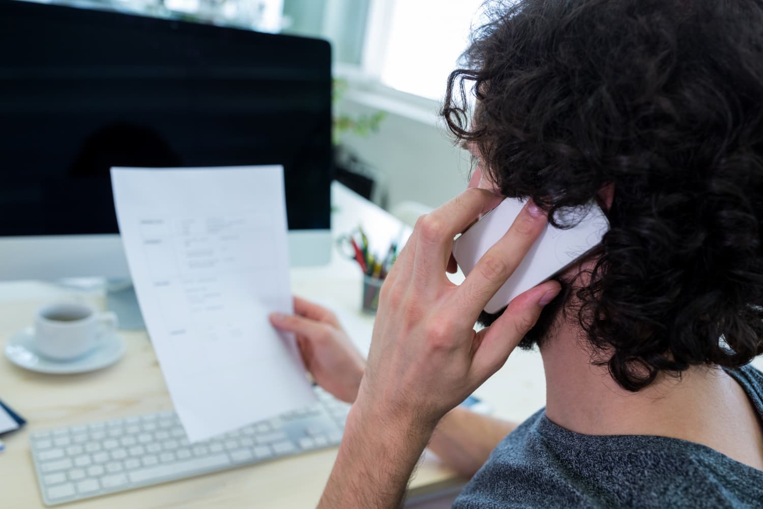 Quel organisme prévenir après un décès ? La checklist complète