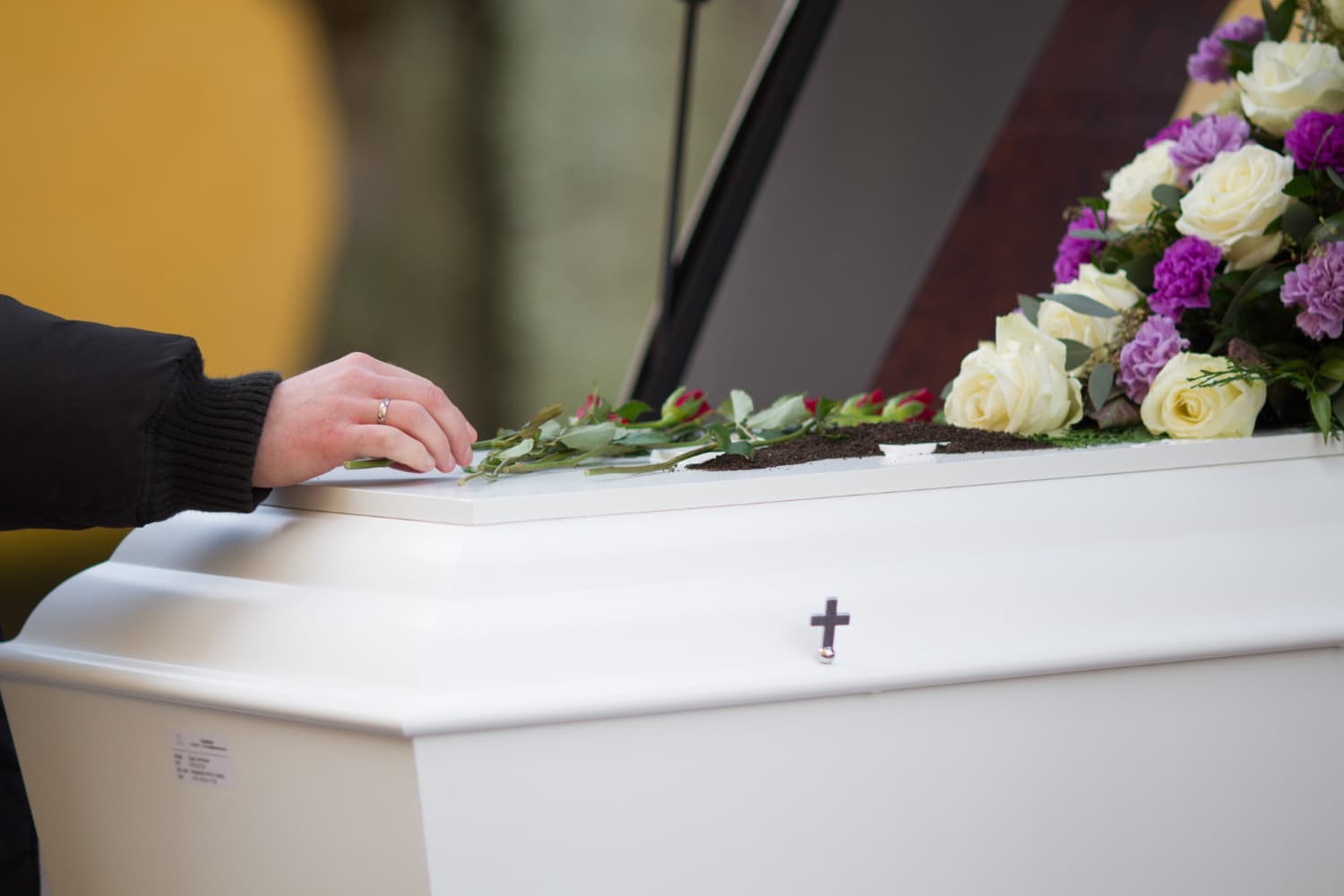 Que peut-on personnaliser sur un cercueil ? Ce que dit la loi