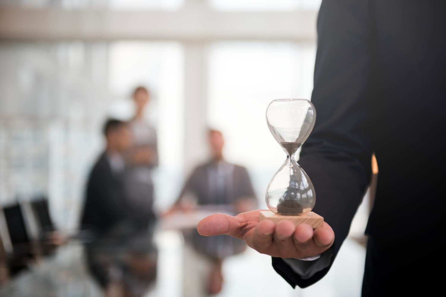 Combien de temps a-t-on pour organiser des obsèques après un décès ?