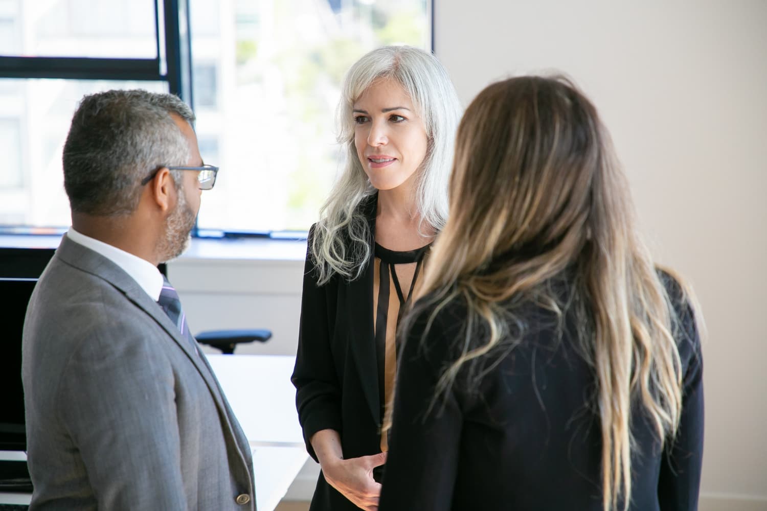 Funeral planner, maître de cérémonie, pompes funèbres : quelles différences ?